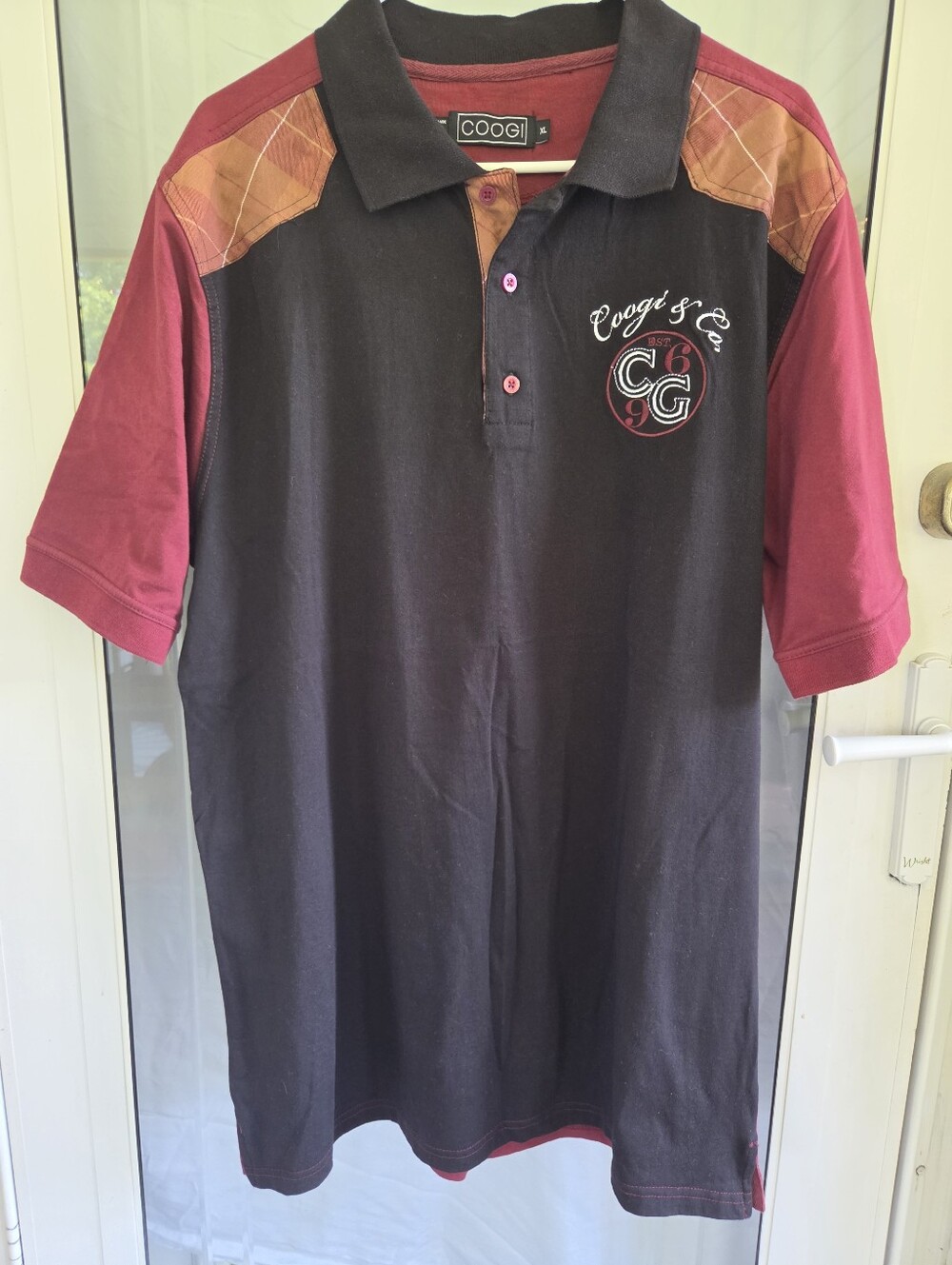 COOGI Black and Burgundy Men's Polo with Plaid Shoulder Panels. Sz XL